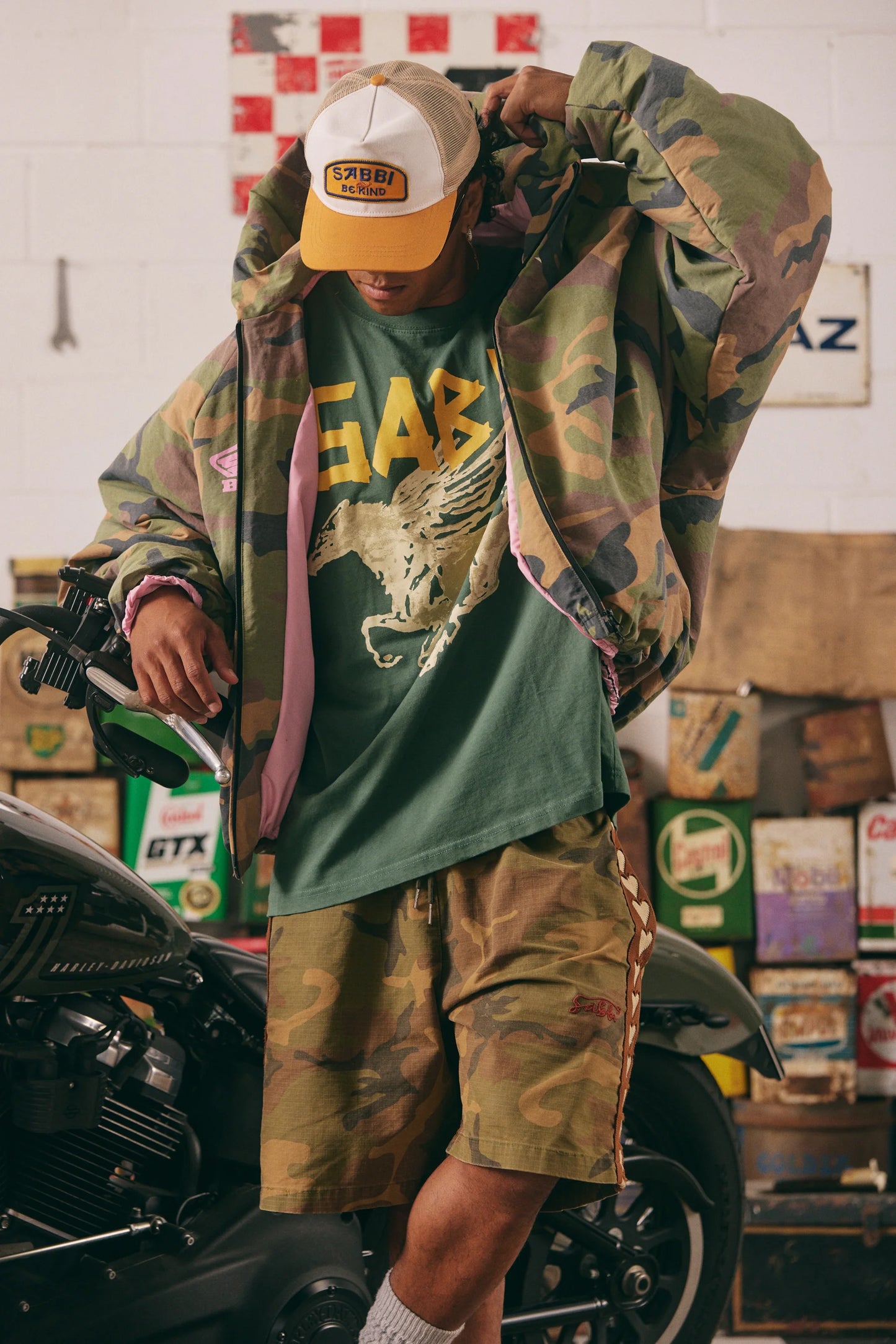 CANVAS RAVING HEARTS SHORTS (Camo)