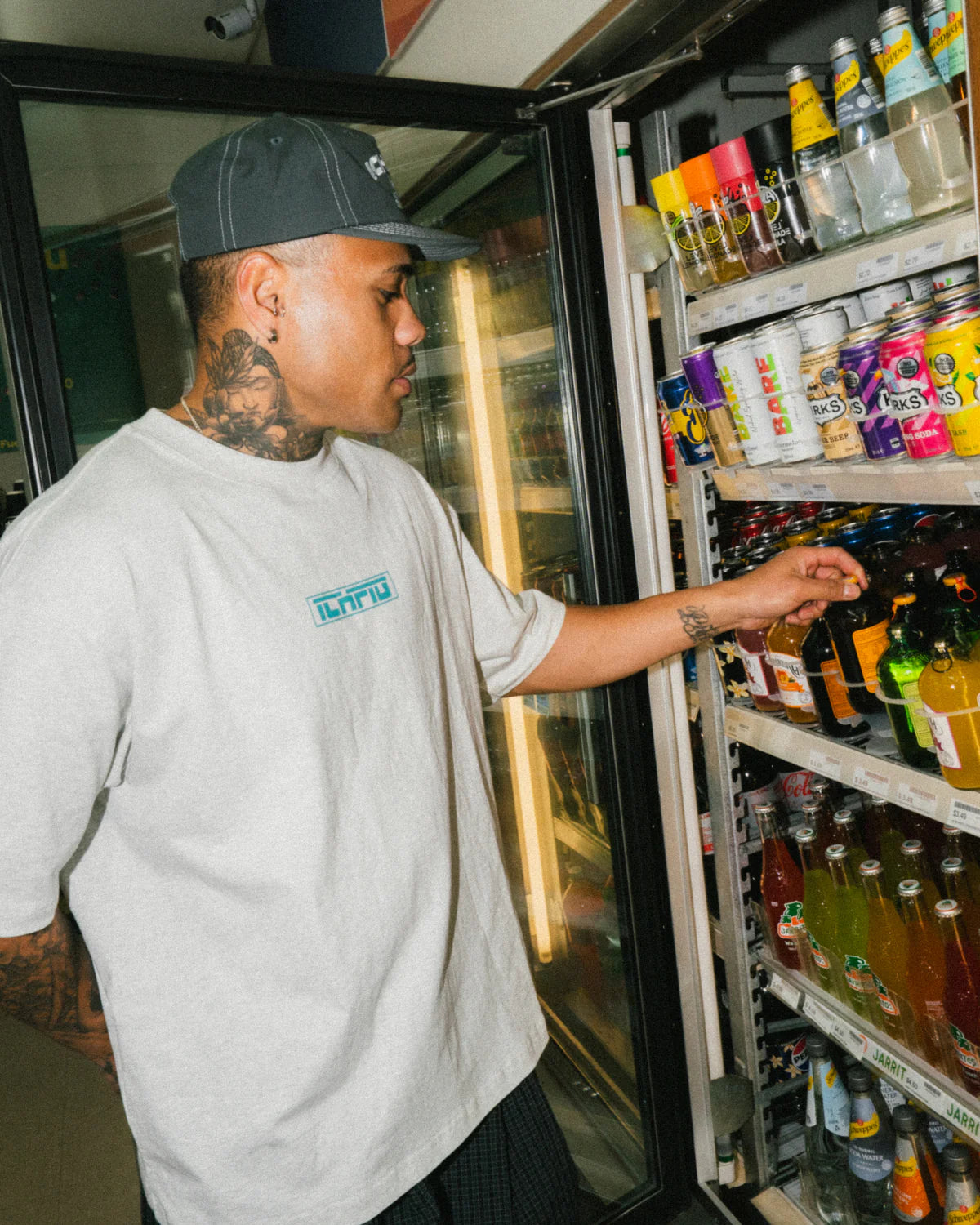 STRIKE LOGO TEE (White Marle)