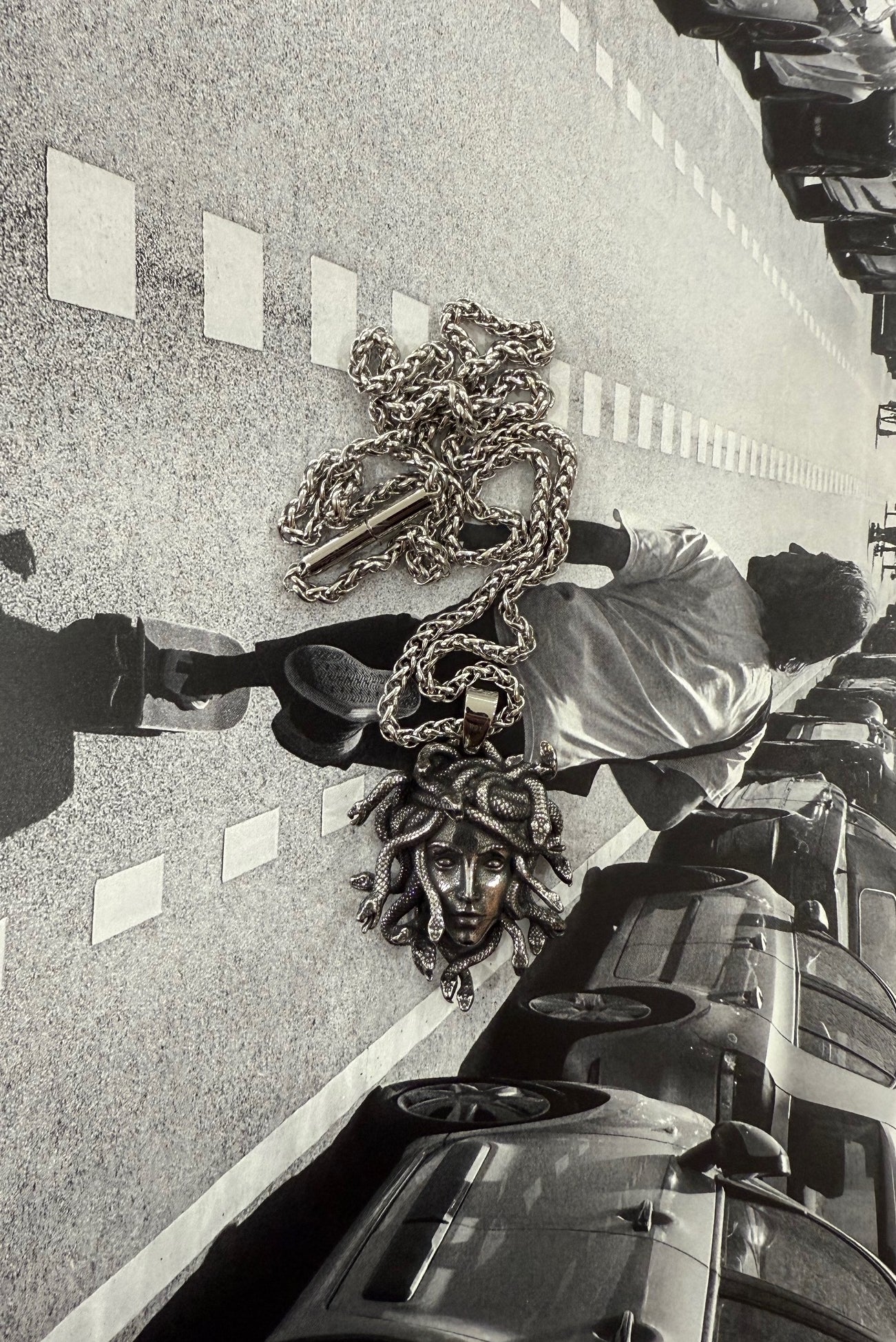 THE MEDUSA NECKLACE