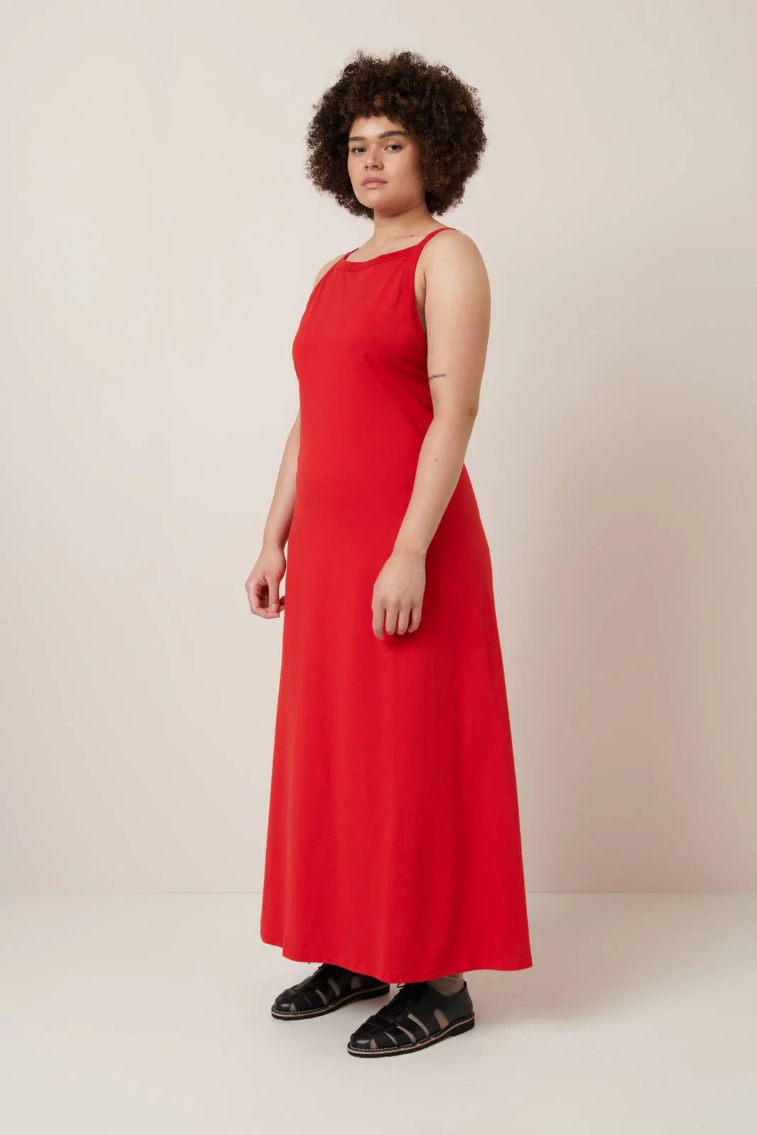 LOW BACK DRESS (Red)