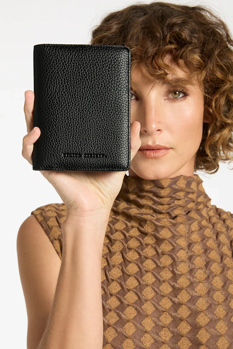 IN TRANSIT TRAVEL WALLET (Black)