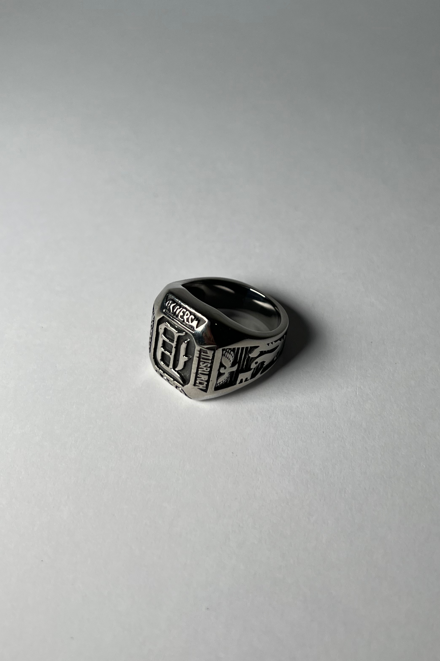 THE 1970 CHUNKY RING