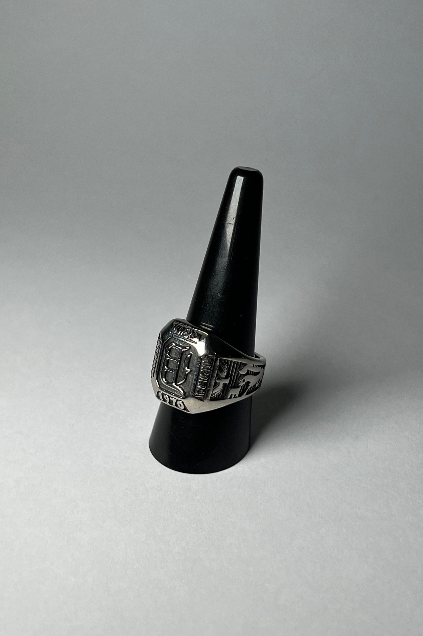 THE 1970 CHUNKY RING