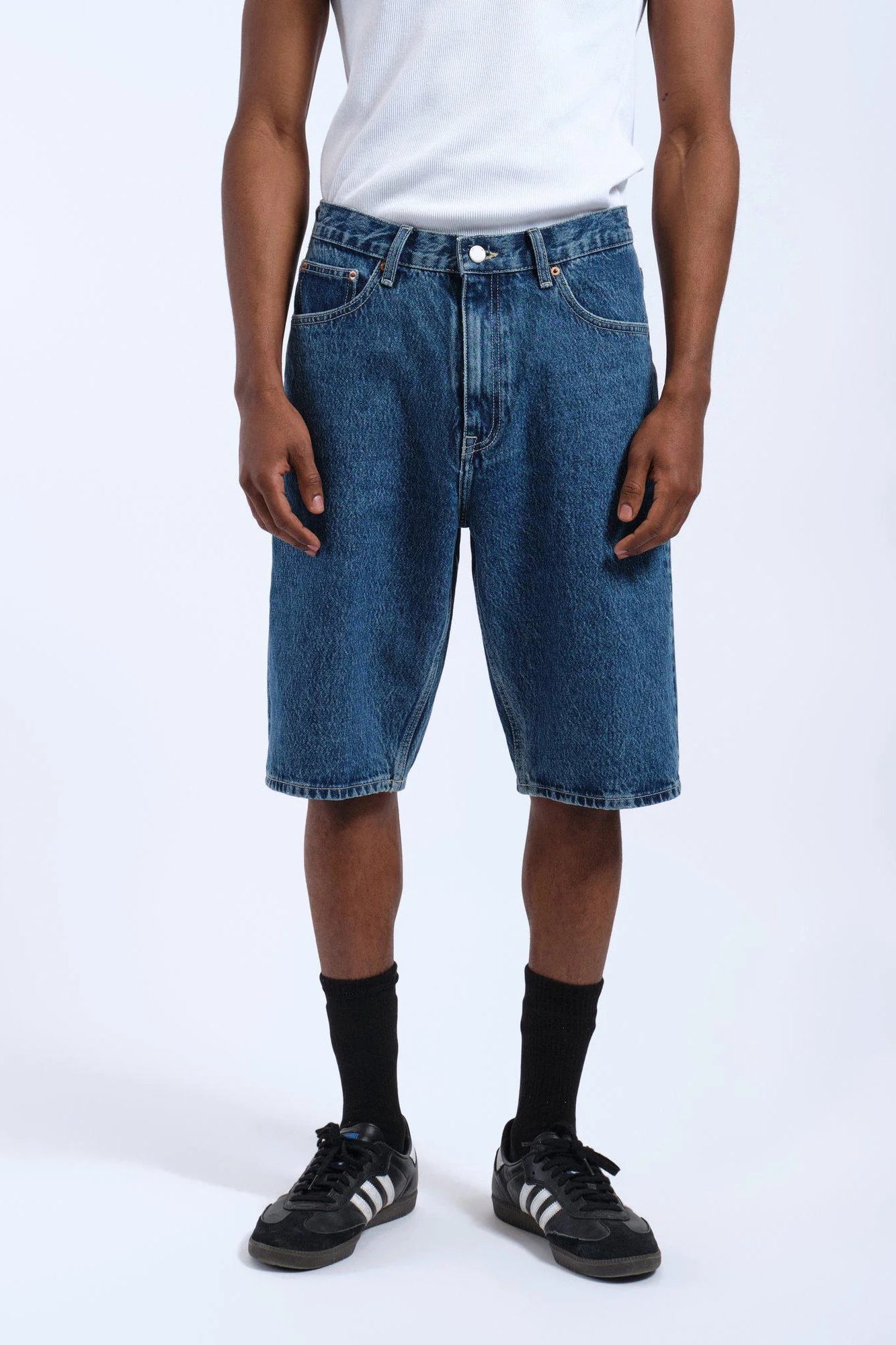 OMAR SHORTS (Stream Mid Retro)