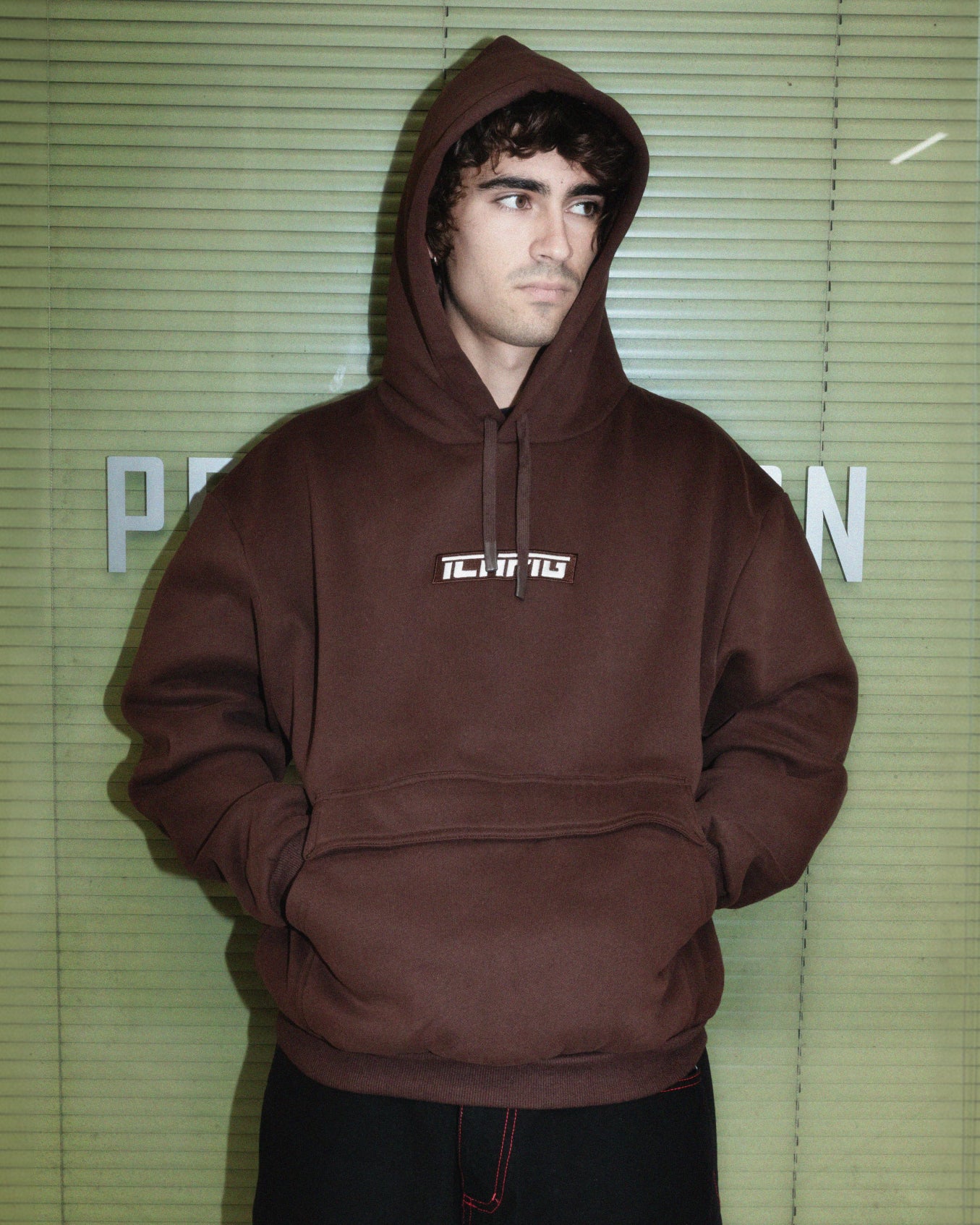 STRIKE ANORAK HOOD (Chocolate)