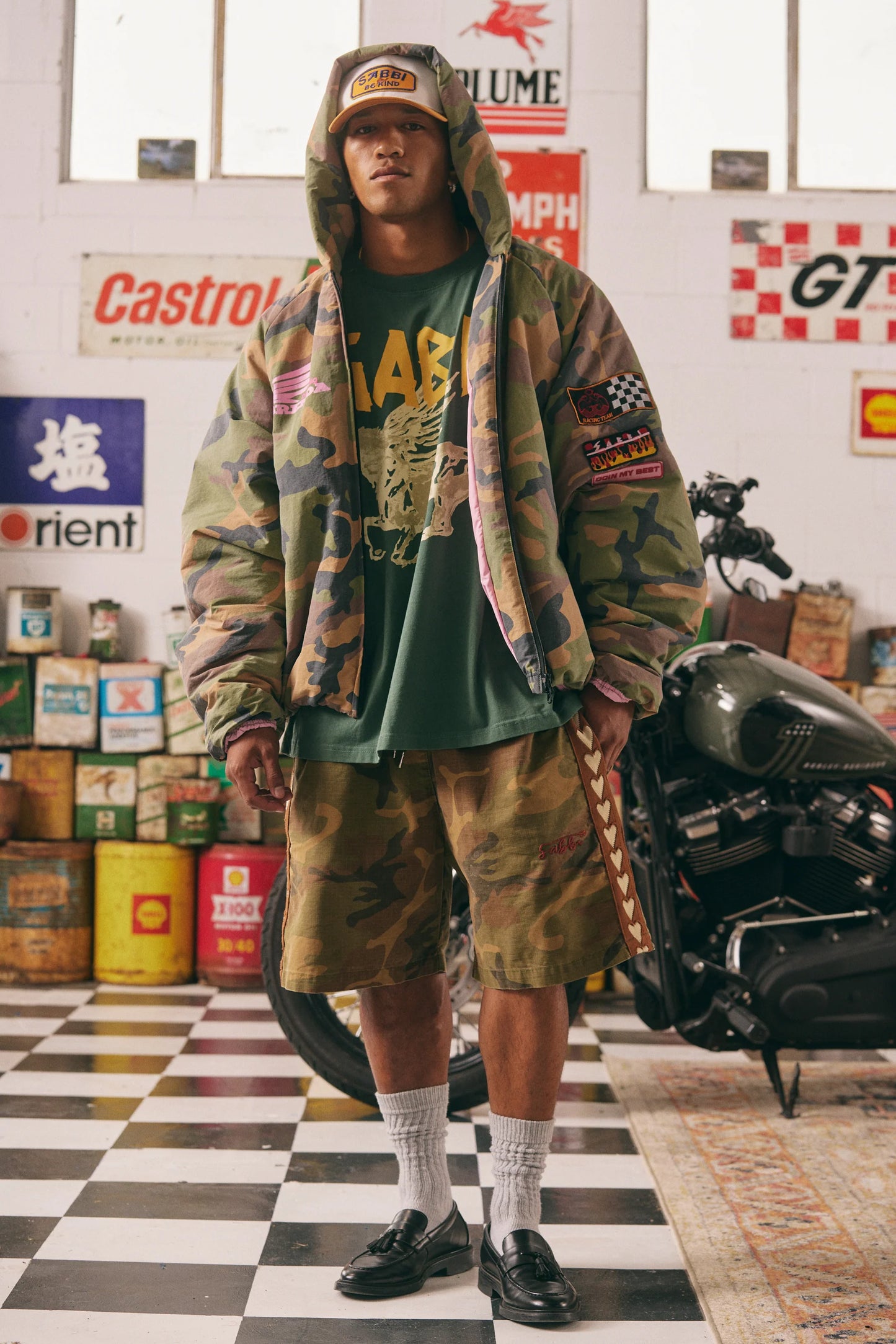 CANVAS RAVING HEARTS SHORTS (Camo)