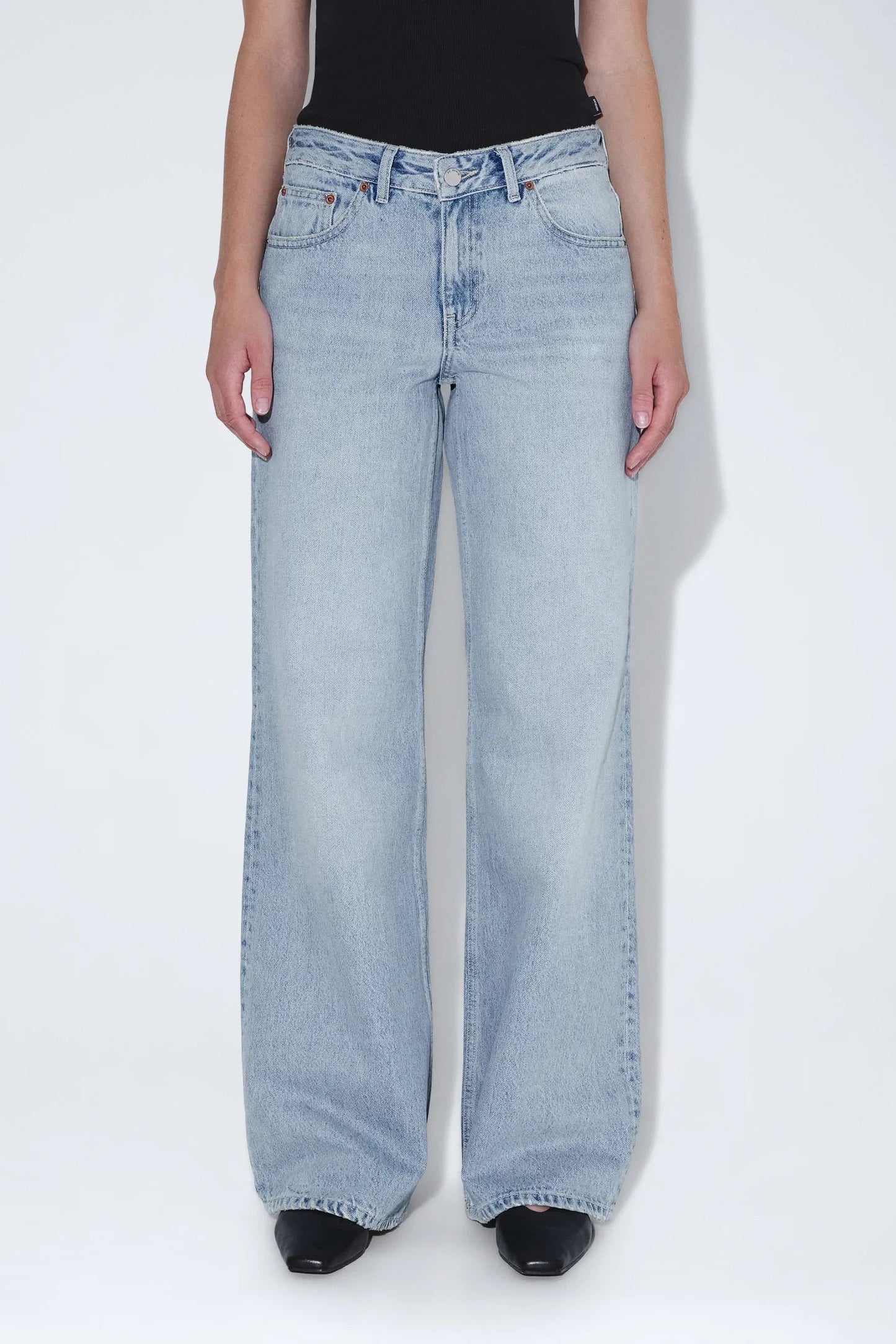 RHUE LOW WIDE JEANS (Drift Pale Used)