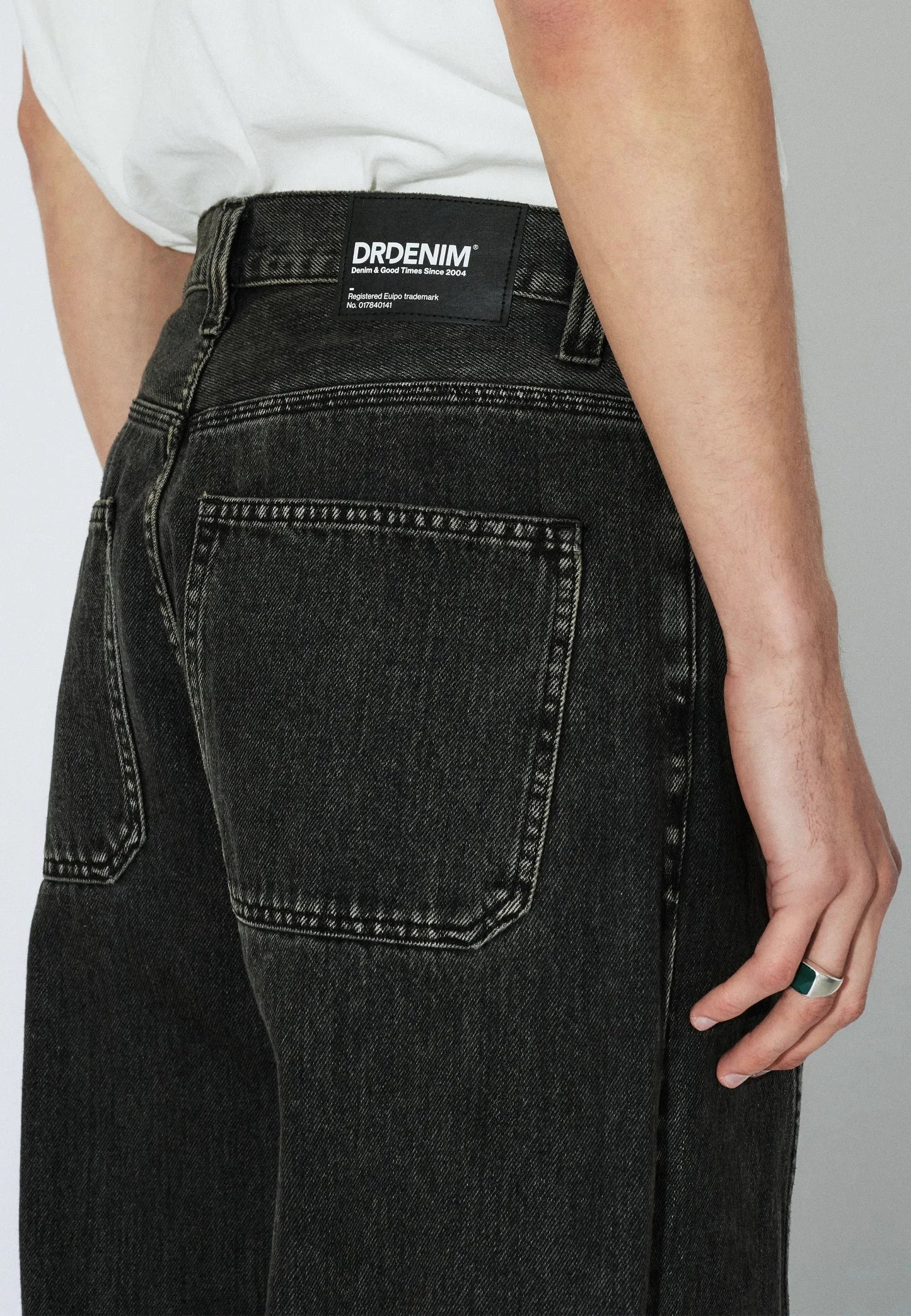 RYKE WORKER JEANS (Aged Black)