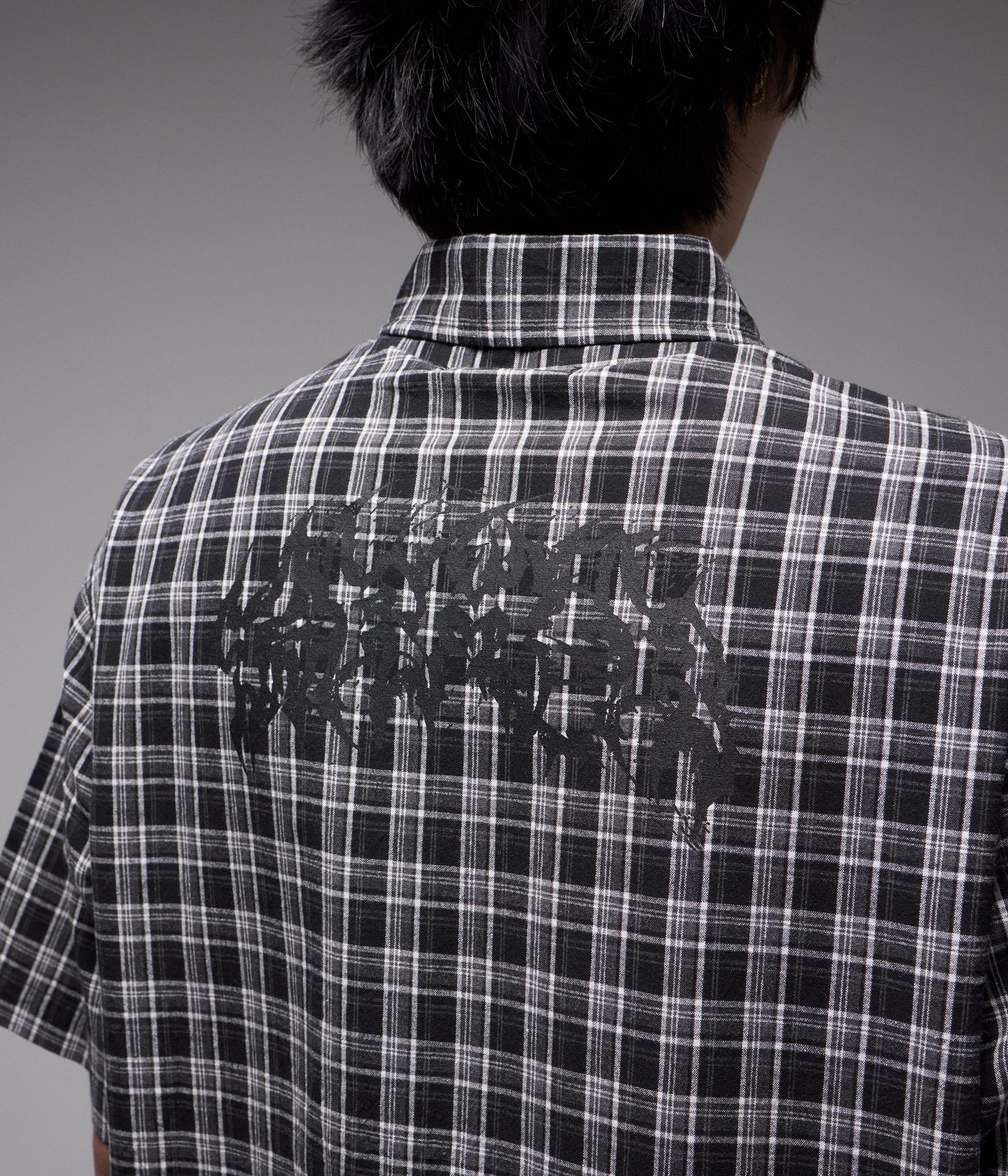 VIVIAN PRAISE CHECK SS SHIRT (Black)