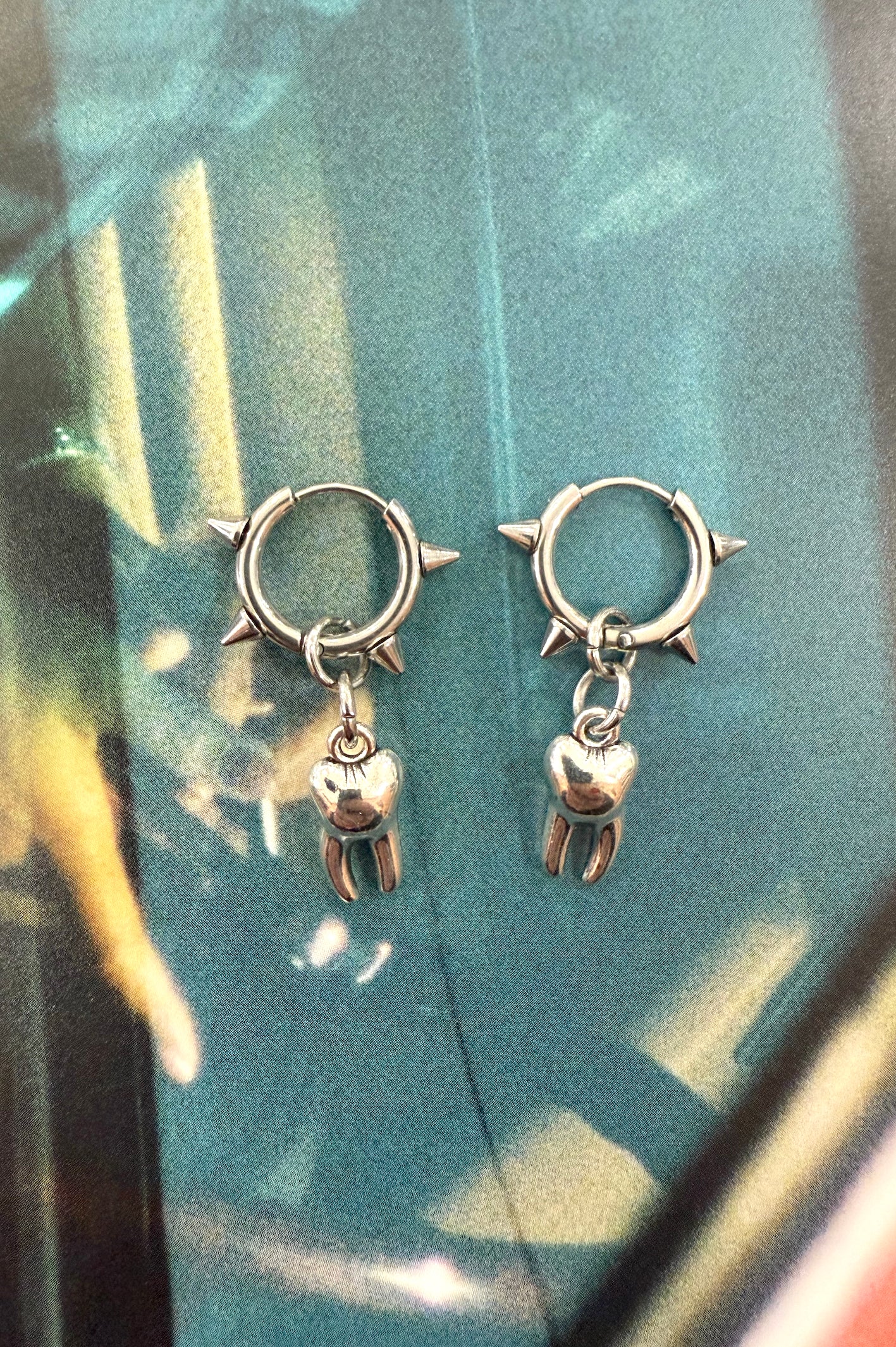 DECAYING MANOR EARRINGS