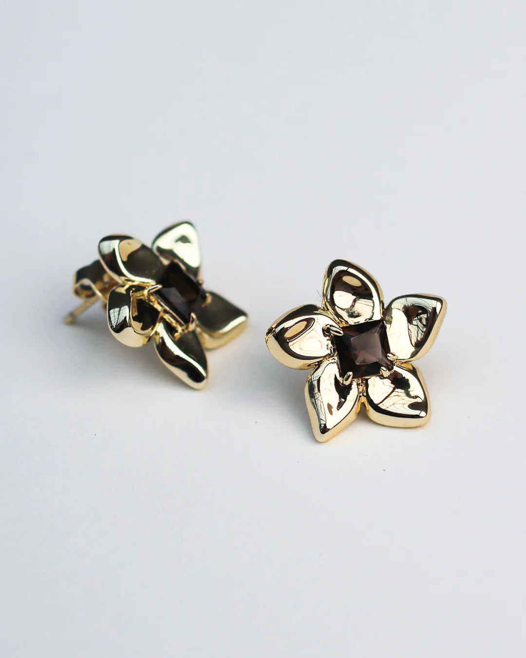 FLOWER POWER STUDS (Smokey Quartz)