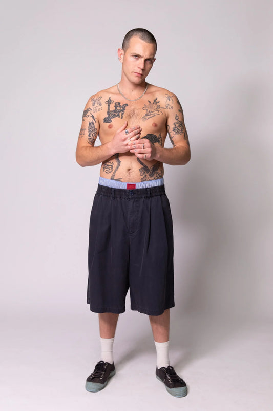 NAVY MIDNIGHT SHAT PLEATED SHORTS