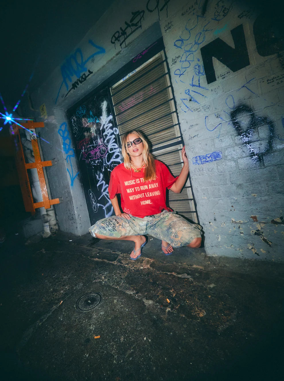 THE VINYL SHOP TEE (Red)