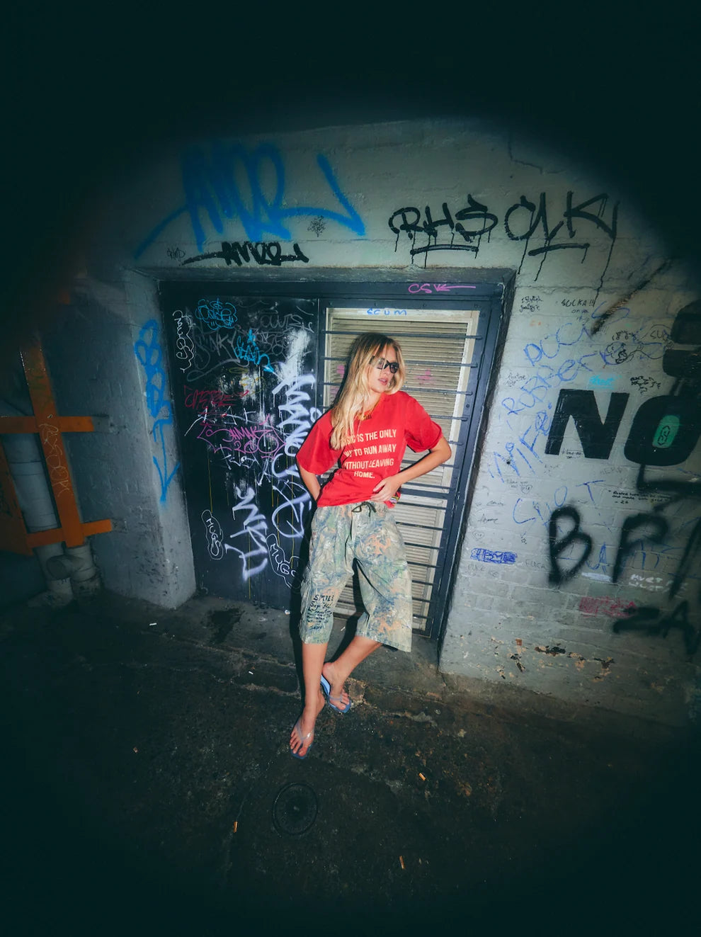 THE VINYL SHOP TEE (Red)