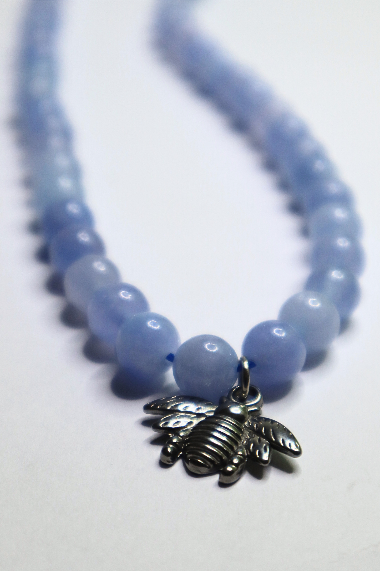BEE BEADED NECKLACE (Sky)