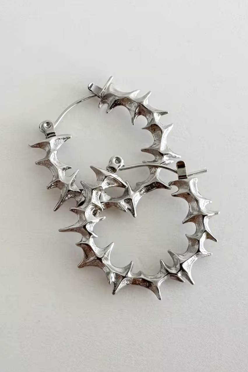 CHILLING WIND EARRINGS