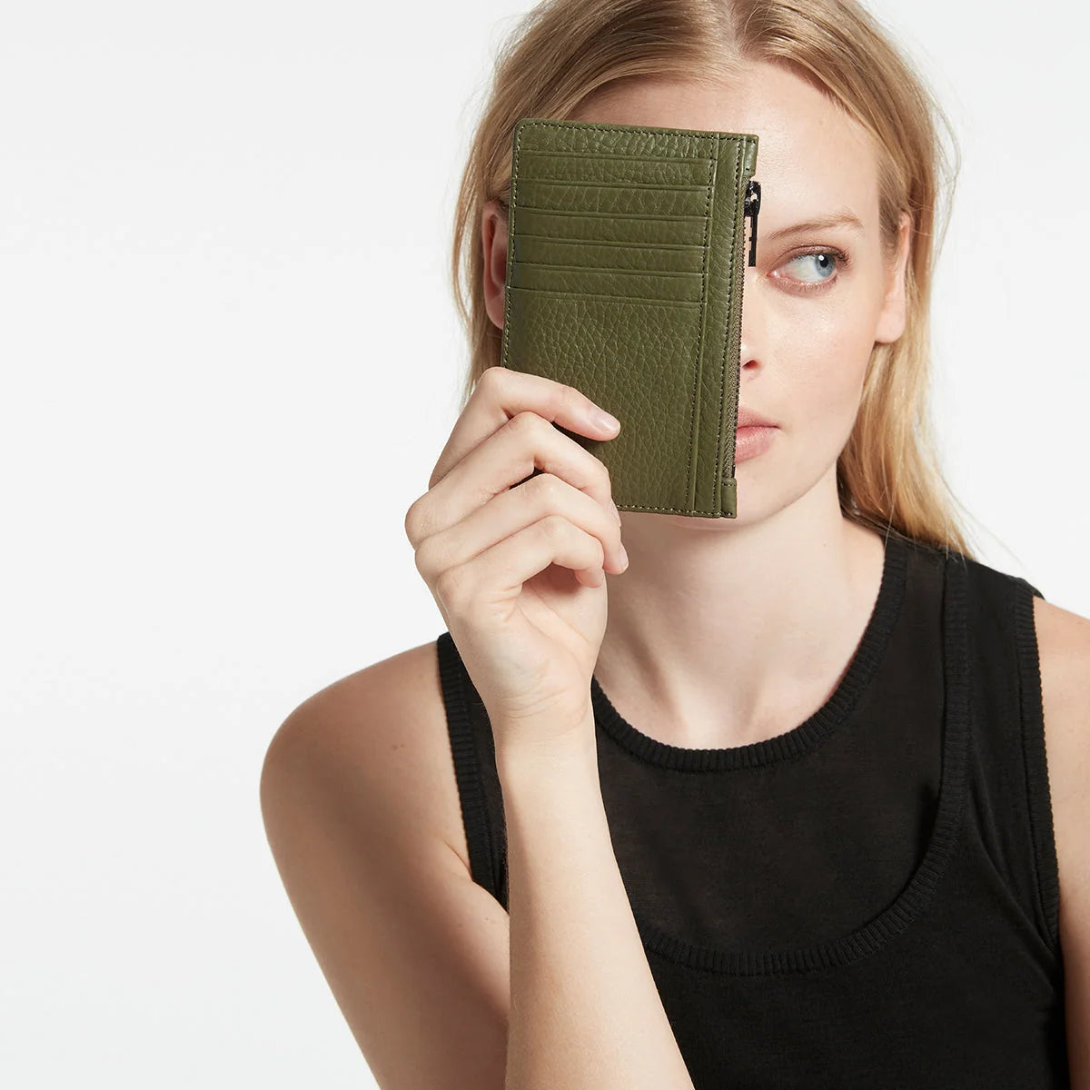AVOIDING THINGS (Khaki)