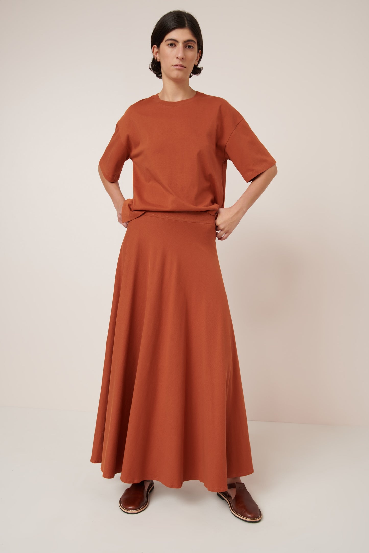 SPHERE SKIRT (Clay Red)