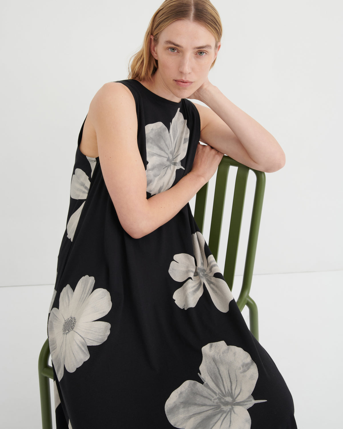 TANK SWING DRESS (Mono Floral)