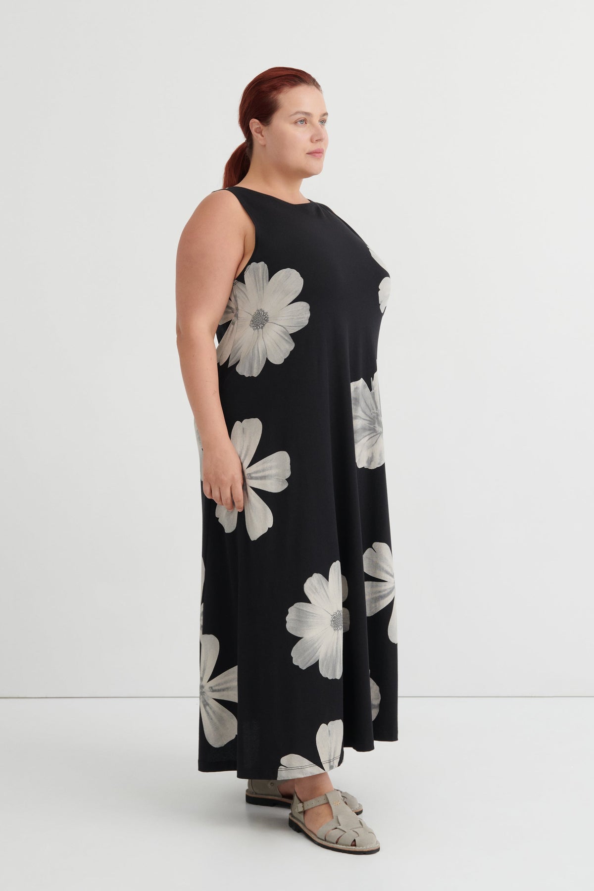 TANK SWING DRESS (Mono Floral)