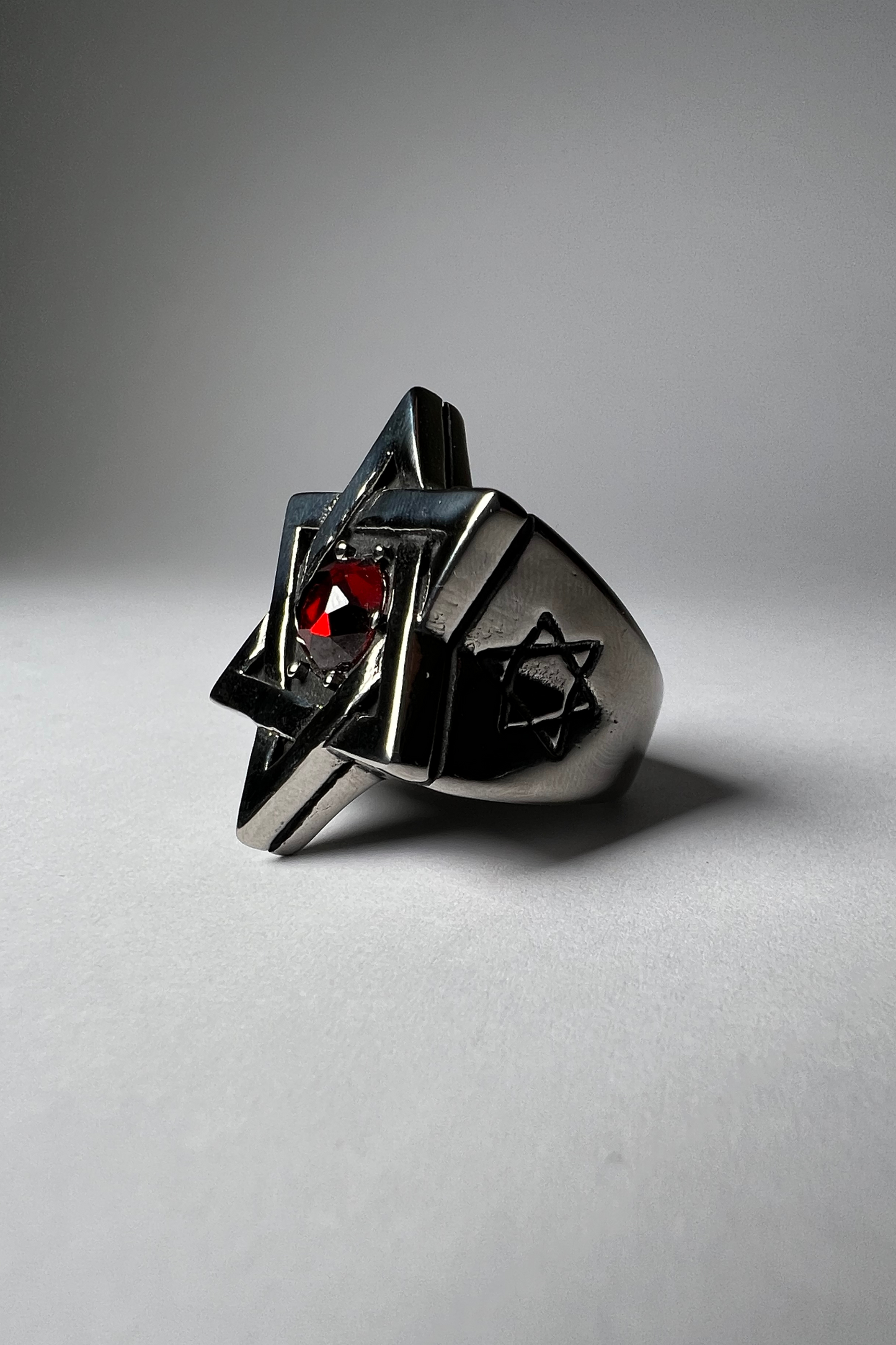 THE PENTAGRAM RING